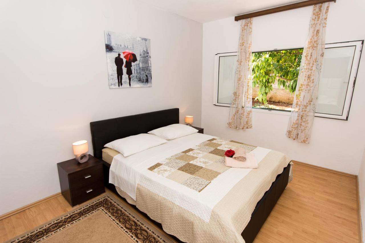 Apartments By The Sea Slatine, Ciovo - 1126 Τρογκίρ Εξωτερικό φωτογραφία